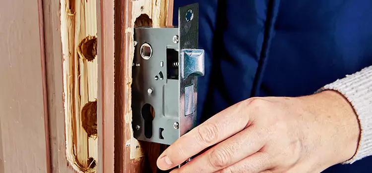 Garage Door Lock Replacement Wade Hampton